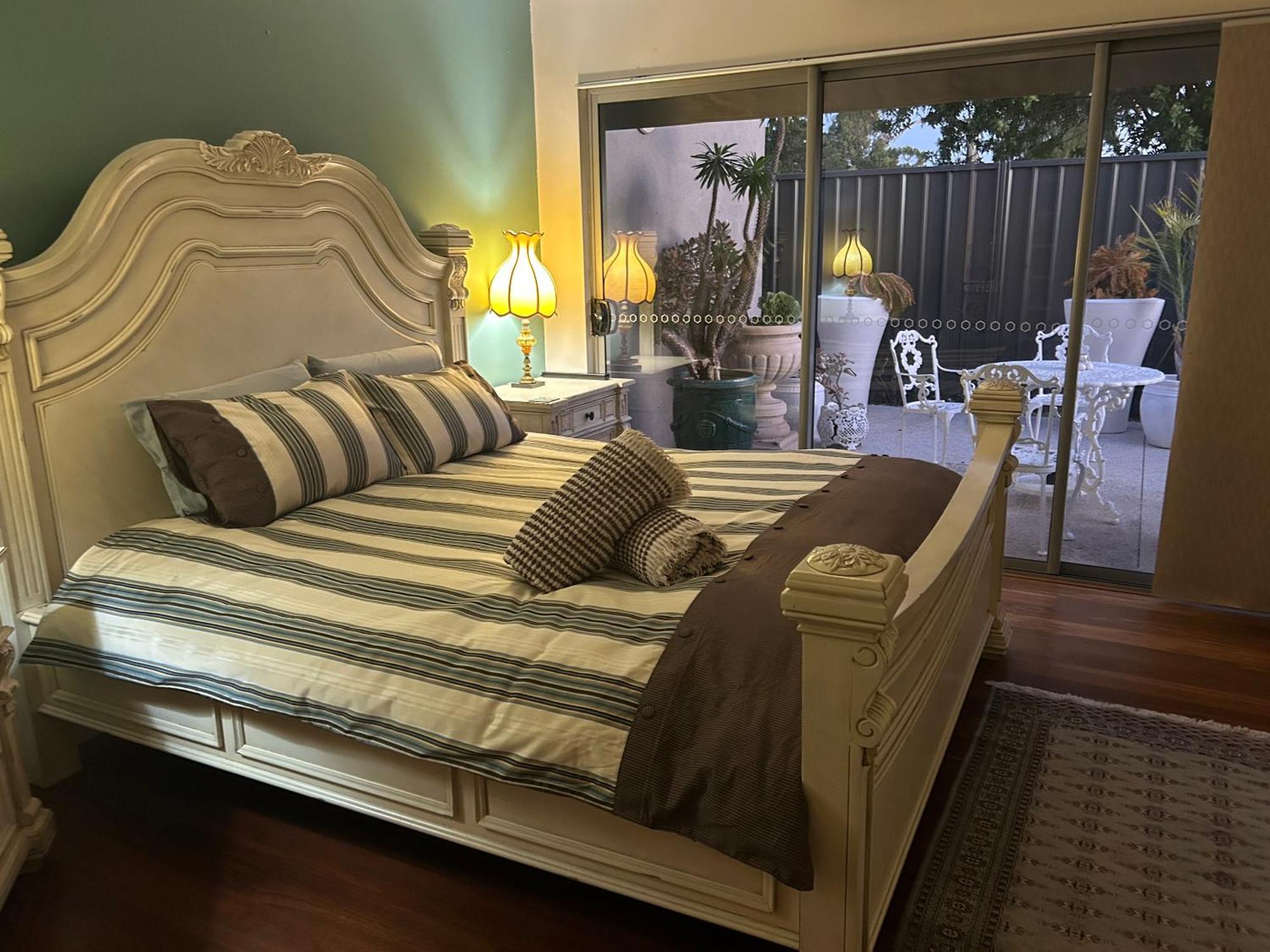 Whitfords Delight Bed & Breakfast パース エクステリア 写真